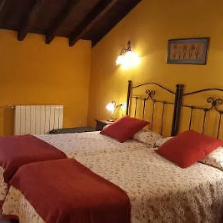 Rural Casa Cueto فندق إينفيستو