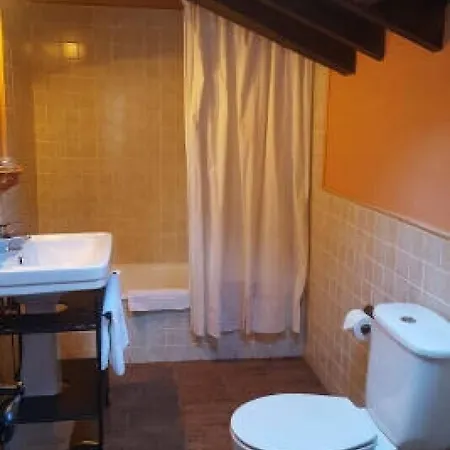 Rural Casa Cueto فندق إينفيستو